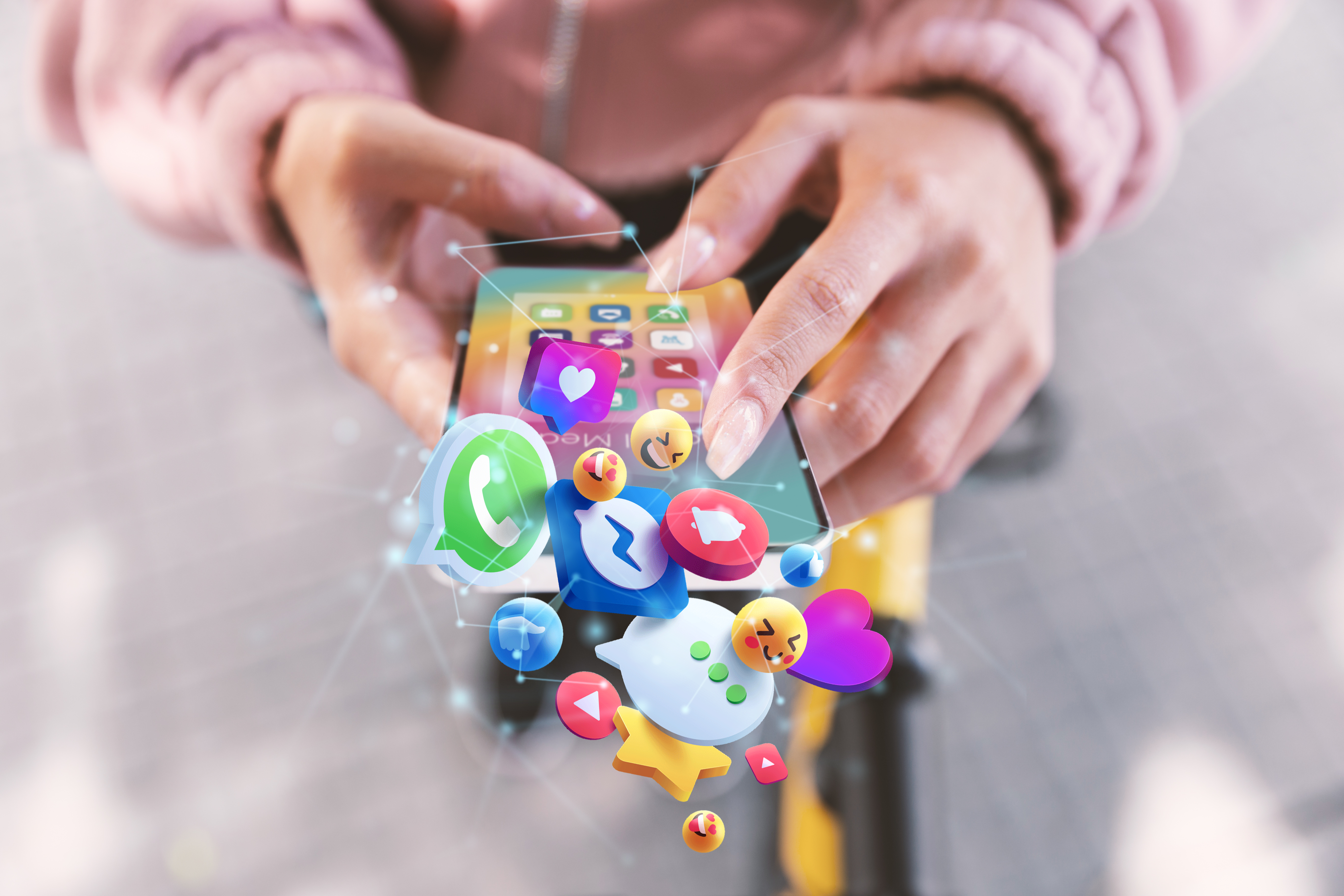 Manual-Facebook Messenger hands-holding-smartphone-social-media-concept.jpg